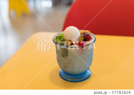 ハロハロ デザート フィリピンの写真素材 5779
