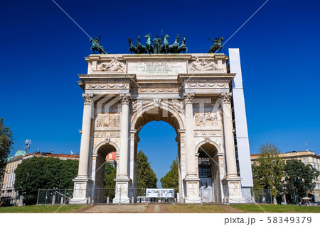 センピオーネ広場の写真素材