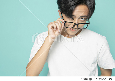 人物 メガネ 男性 サラリーマンの写真素材