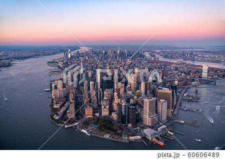 ニューヨーク 町並み 高層ビル 俯瞰の写真素材 - PIXTA