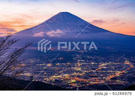 富士山 絵画 風景画 パステル画 石井清 「富士と月」 額付き