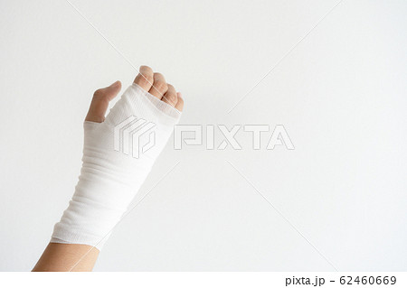 けが 手首 包帯 怪我の写真素材