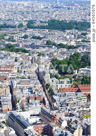 パリ 街並み 風景 晴れの写真素材