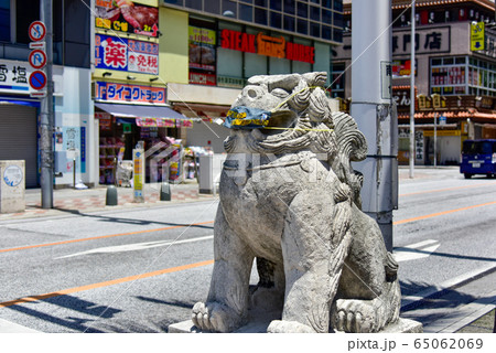 シーサー 魔除け 守り神 カラフルの写真素材 - PIXTA