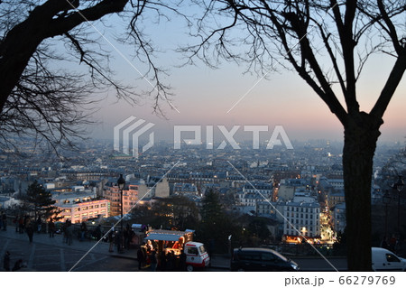 屋台 ヨーロッパ フランス パリの写真素材