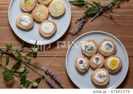 押し花クッキーの写真素材