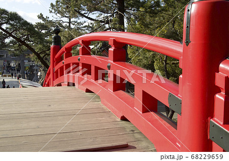 油絵「　赤い太鼓橋　」P10号 油絵「 赤い太鼓橋 」P10号