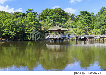 浮御堂 奈良公園の写真素材