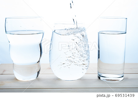 溢れる 水の写真素材