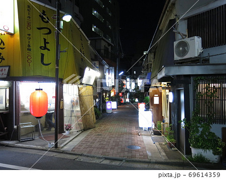 辰巳新道 飲み屋街 スナック 門前仲町の写真素材