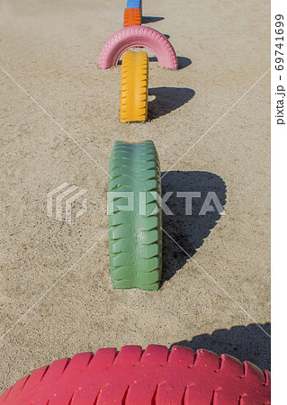 タイヤ遊具の写真素材