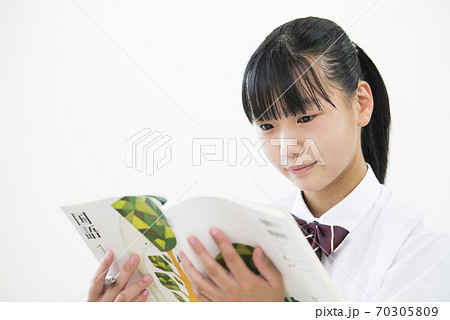 人物 女子 ポニーテール 中学生の写真素材 人物 女子 ポニーテール 中学生の写真素材