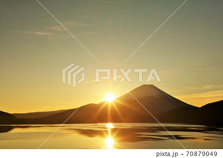 日の出 朝日の写真素材集 ピクスタ