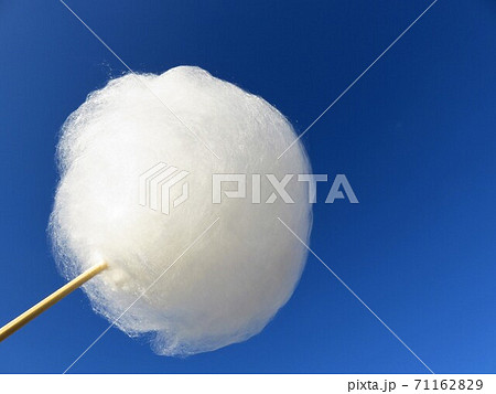 青空 雲 綿菓子 わたがし雲の写真素材 - PIXTA