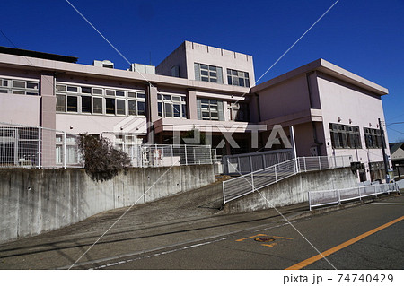 校舎 学校 小学校 中学校の写真素材