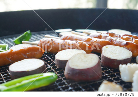 さつまいも サツマイモ いも バーベキューの写真素材