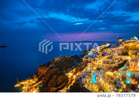 サントリーニ島 ギリシャ 地中海 白い家の写真素材