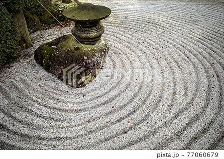 庭園 日本庭園 砂利 石 日本 石庭の写真素材