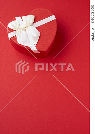 リボン ギフト 赤 真紅の写真素材 - PIXTA