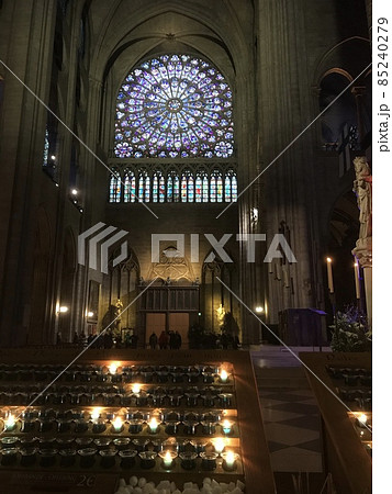 キャンドル ノートルダム大聖堂 パリの写真素材 - PIXTA