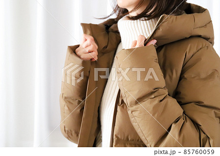 Image of changing clothes Woman wearing pantyhose - Stock Photo [62424341]  - PIXTA