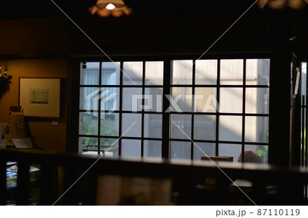 窓枠 昭和 レトロの写真素材 - PIXTA