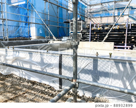 アパート建設の基礎工事現場のイメージ