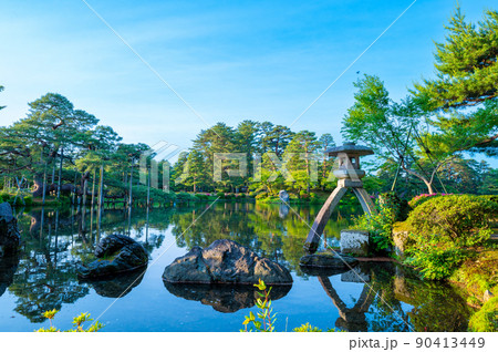 日本庭園 池 石灯篭 灯篭の写真素材 - PIXTA 日本庭園 池 石灯篭 灯篭の写真素材 - PIXTA