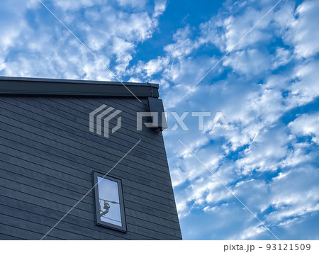 新築住宅に設置された地上デジタル平面アンテナ