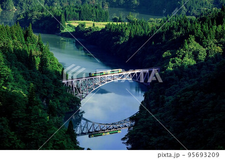 川のある風景の写真素材 - PIXTA