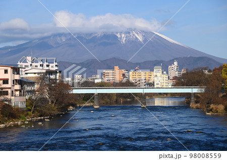 北上川 岩手山 岩手県 夕顔瀬橋の写真素材 - PIXTA