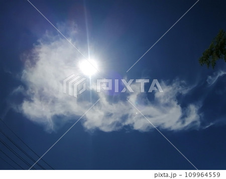 龍 龍雲 太陽 空の写真素材 - PIXTA