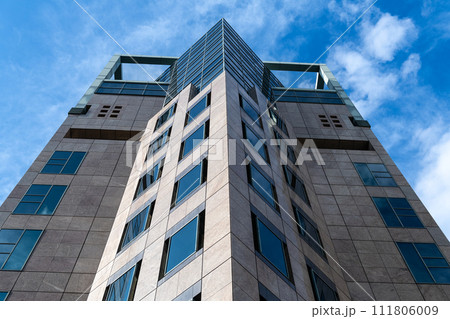 オフィスビルの外観のイメージ