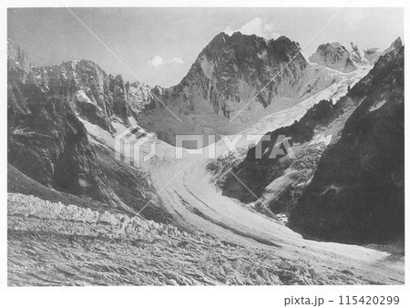 スイス モノクロ アルプス 山の写真素材 - PIXTA