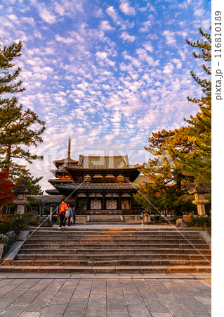 法隆寺 夕焼け 寺 五重塔の写真素材 - PIXTA