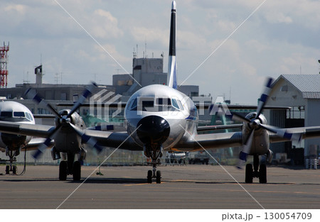 飛行機 プロペラ機 YS-11 プロペラの写真素材 - PIXTA