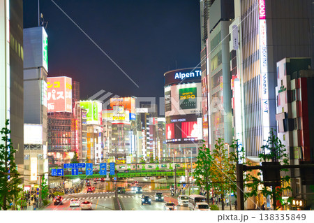 新宿大ガード交差点の写真素材 - PIXTA