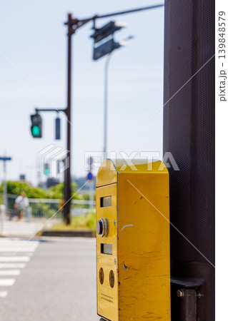 押しボタン信号 信号機 交通安全 押しボタンの写真素材 - PIXTA